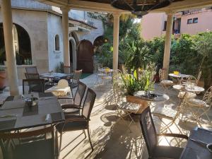 Restaurace v ubytování Rooms and apartments PALMA B&B