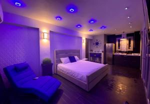 Ένα ή περισσότερα κρεβάτια σε δωμάτιο στο Modern Pool Suite @ Pasavento in Aguadilla