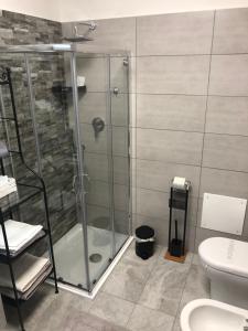 Et badeværelse på Villa Trevisi - ROOMS
