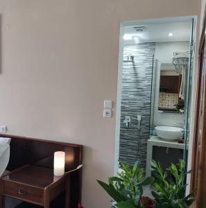 Ballas Apartments tesisinde bir banyo