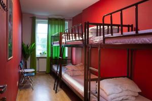Posteľ alebo postele v izbe v ubytovaní Let's Rock Party Hostel! Age Limit From 18 until 40!