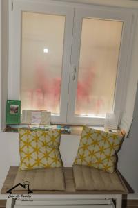 A seating area at CASA LO PASTELER