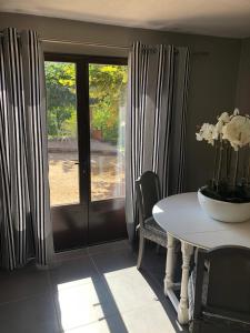 Gallery image of Gîte Roussillon dame Sirmonde in Roussillon