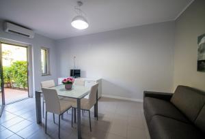 A seating area at Residence l'Ogliastro