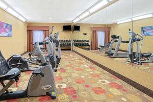 Fitness centrum a/nebo fitness zařízení v ubytování La Quinta by Wyndham Stillwater -University Area