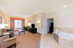 Posezení v ubytování La Quinta by Wyndham Stillwater -University Area