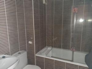Koupelna v ubytování Family Apartment 1 bedroom 2 - Oasis Duna Resort