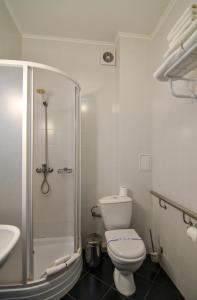 Bathroom sa Knyazha Hora Hotel