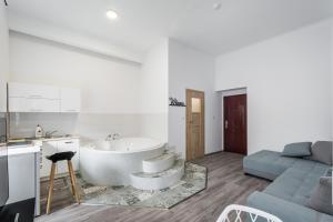 Zdjęcie z galerii obiektu Jacuzzi JM Rooms Apartment WAWELOFTS w Krakowie