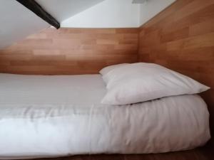 Ένα ή περισσότερα κρεβάτια σε δωμάτιο στο Hotel 24