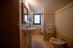 Koupelna v ubytování Agriturismo L'Ciabot