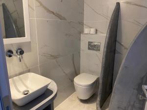 Baðherbergi á Hotel Hellas