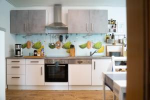 Dapur atau dapur kecil di Ferienhaus Lenchen