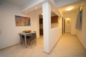 Gallery image of Markakis Studios Fira Town in Fira