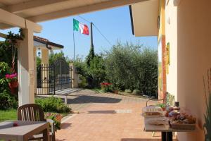 A garden outside Villa Lucia B&B