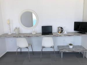 TV a/nebo společenská místnost v ubytování Sea Wind Apartments