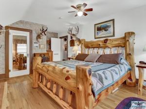 Postel nebo postele na pokoji v ubytování Robins Nest Bed & Breakfast