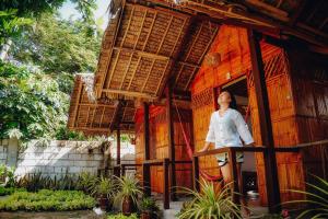 สวนหย่อมนอก Suba Beach Nipa Huts