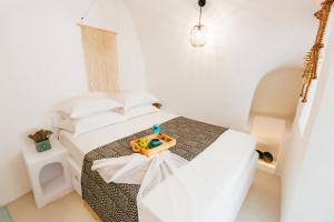 Gallery image of Blessed Blue Boutique Cave Suite in Oia