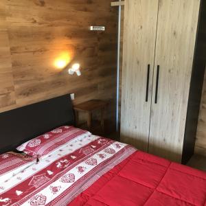 Rúm í herbergi á Sul cucuzzolo