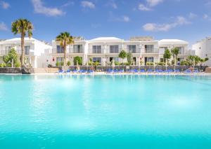 Bazén v ubytování Hotel Floresta nebo v jeho okolí