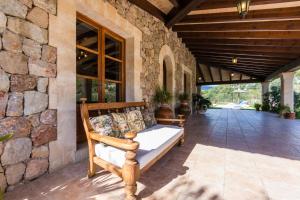 Ein Sitzbereich in der Unterkunft Villa La Rafal By homevillas360
