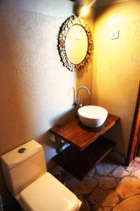 Kylpyhuone majoituspaikassa Kikonko Lodge