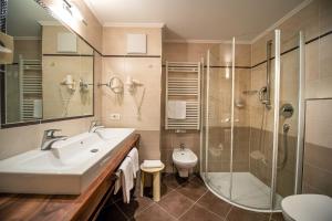 Koupelna v ubytování Astor Suites B&B