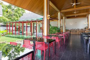 Restaurace v ubytování Lady Naya Villas - SHA Extra Plus