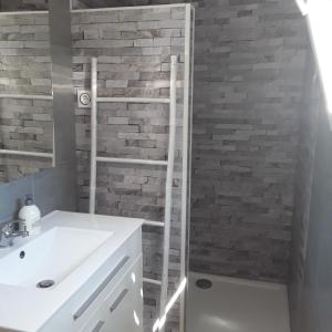 Phòng tắm tại Bisca Costinha