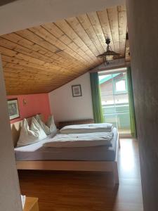 Postel nebo postele na pokoji v ubytování Haus Kaindl