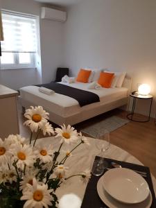 Posteľ alebo postele v izbe v ubytovaní Marina Rijeka Center apartments