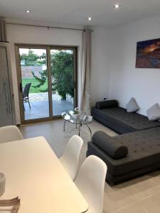 Posezení v ubytování ISSOS BEACH VILLA