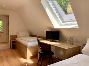 Postel nebo postele na pokoji v ubytování Waldhotel Eichenhof + 15 fotografií