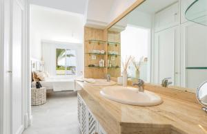 Zdjęcie z galerii obiektu Bella Vista Puerto Banus apartment with sea views w Marbelli