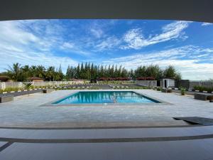 Bazén v ubytování KSB Village Resort nebo v jeho okolí