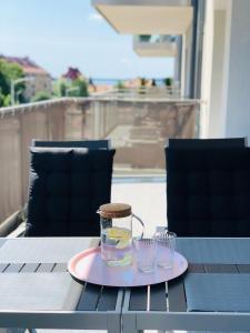 Balkón alebo terasa v ubytovaní DOBRY MOMENT - apartament Giżycko