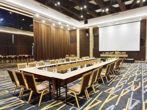 Verslo zona ir (arba) konferencijų salė apgyvendinimo įstaigoje de JAVA Hotel Bandung