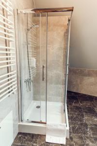 Ванная комната в Verhovel Hotel