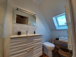 A bathroom at Duplex des montains