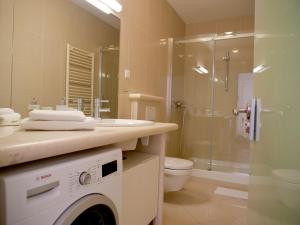 Kúpeľňa v ubytovaní Furioso Apartments + 37 fotografií