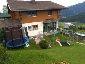 Plac zabaw dla dzieci w obiekcie Haus Bucher