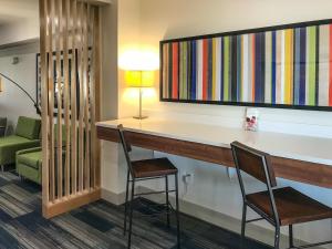 Posezení v ubytování Holiday Inn Express & Suites Lubbock West by IHG