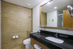 Ένα μπάνιο στο Radisson Hotel Belém