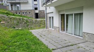 Budova, v ktorej sa apartmán nachádza