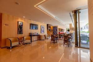 Гостиная зона в Sea Porto Hotel
