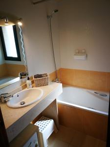 Koupelna v ubytování 8Beds Vila-seca