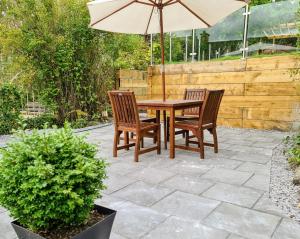 A porch or other outdoor area at Ty Morgan's Apartments 