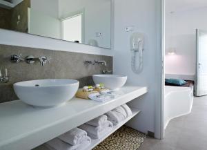 Ein Badezimmer in der Unterkunft Santa Maria Luxury Suites & Spa