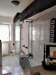 Ένα μπάνιο στο B&B Sotto la Luna